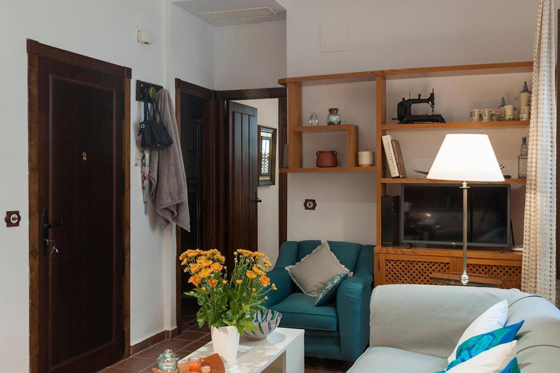 Horno24, Con Patio Andaluz, Tipico De Apartamento Córdova