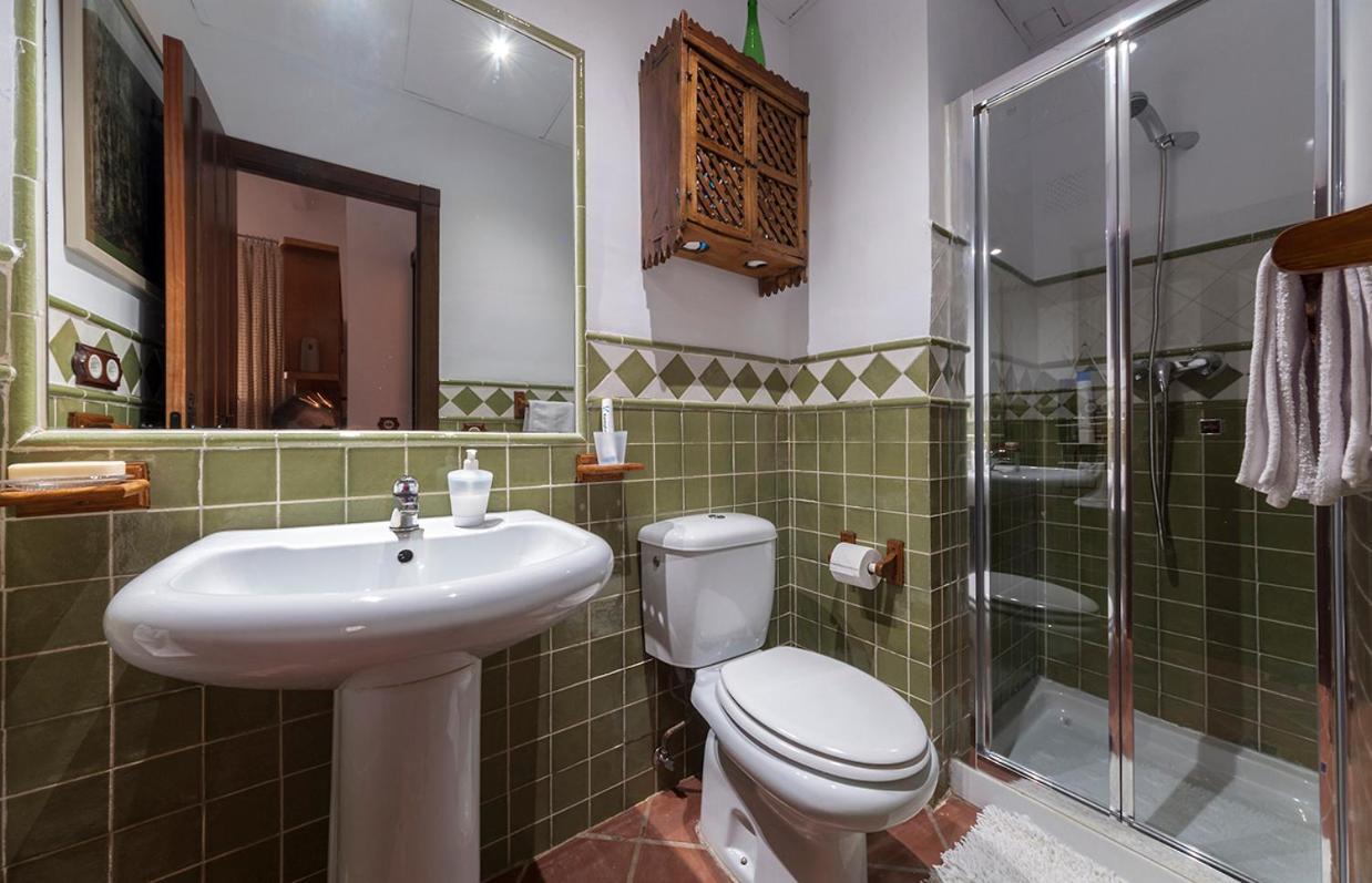 Horno24, Con Patio Andaluz, Tipico De Apartamento Córdova
